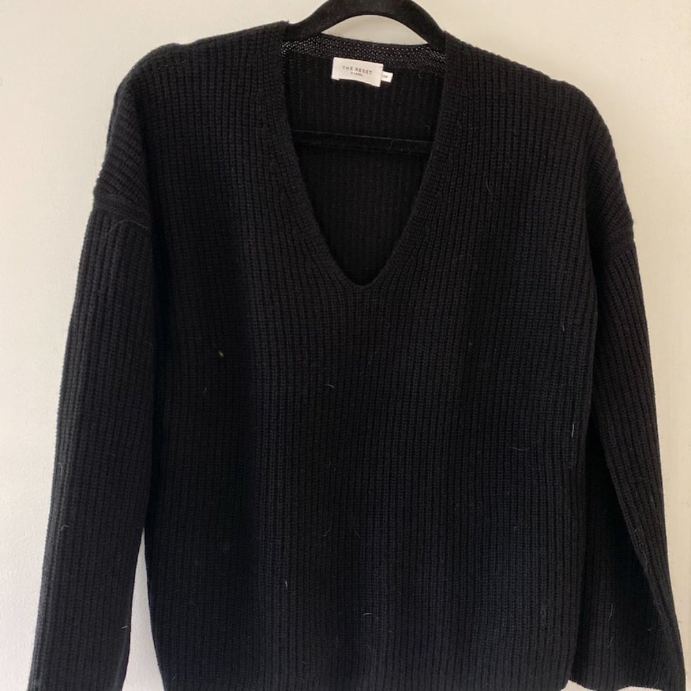 The Very V Sweater -Size XS - Picture 4 of 5